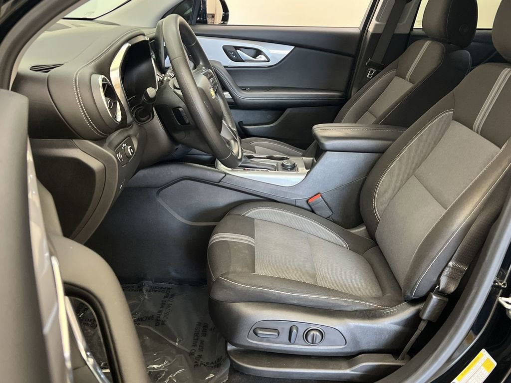 Used 2023 Chevrolet Blazer LT w/ Midnight/Sport Edition image 11