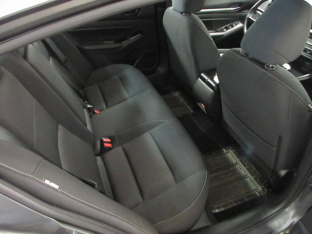 Used 2023 Nissan Altima 2.5 SV FWD image 17