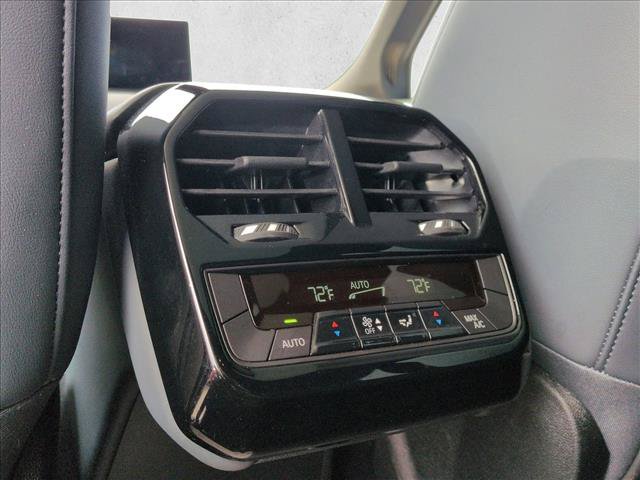 Used 2023 BMW iX xDrive50 w/ Sport Package AWD/4WD image 17