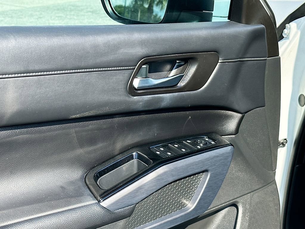 Used 2023 Nissan Pathfinder SL FWD image 18