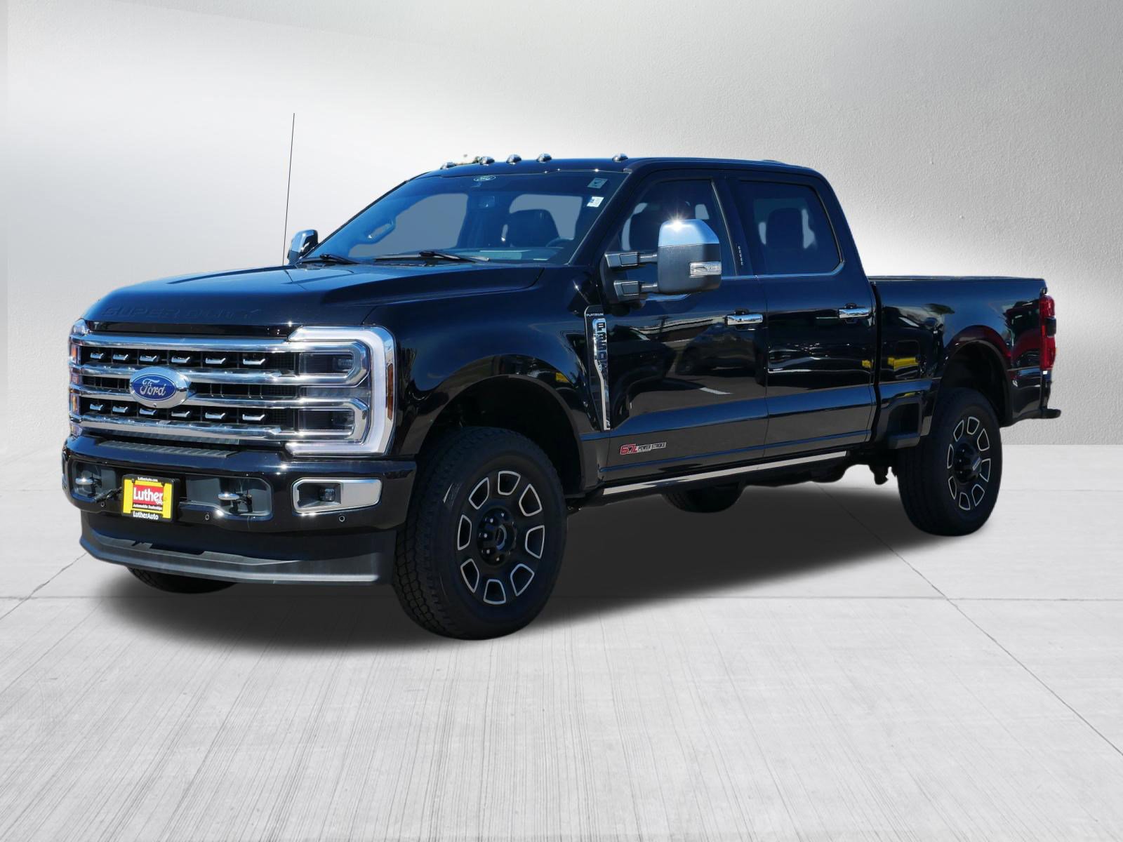 Used 2024 Ford F350 Platinum w/ FX4 Off-Road Package image 3