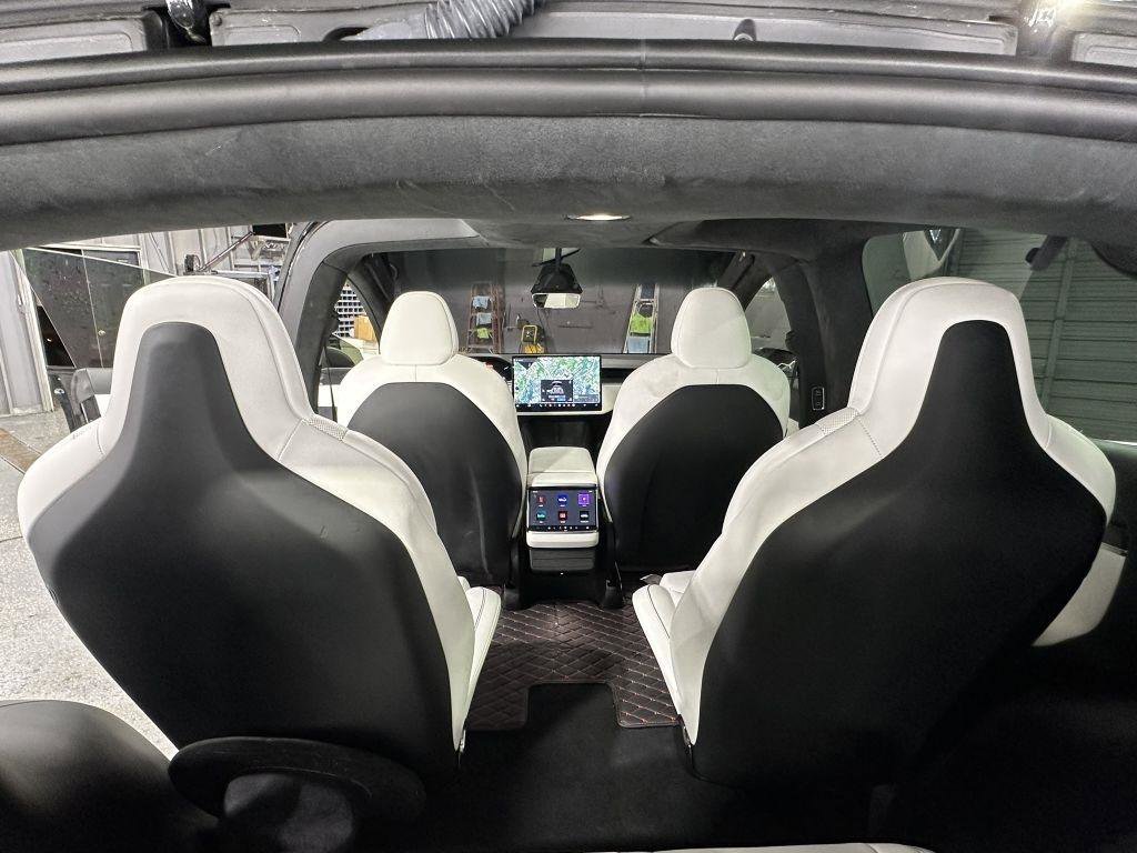 Used 2023 Tesla Model X Plaid image 28