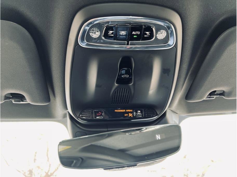 Used 2019 Volvo S60 T5 R-Design image 24