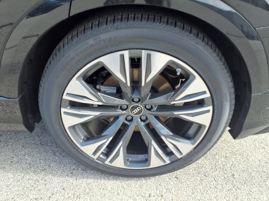 New 2026 Audi Q8 Premium Plus AWD/4WD image 6
