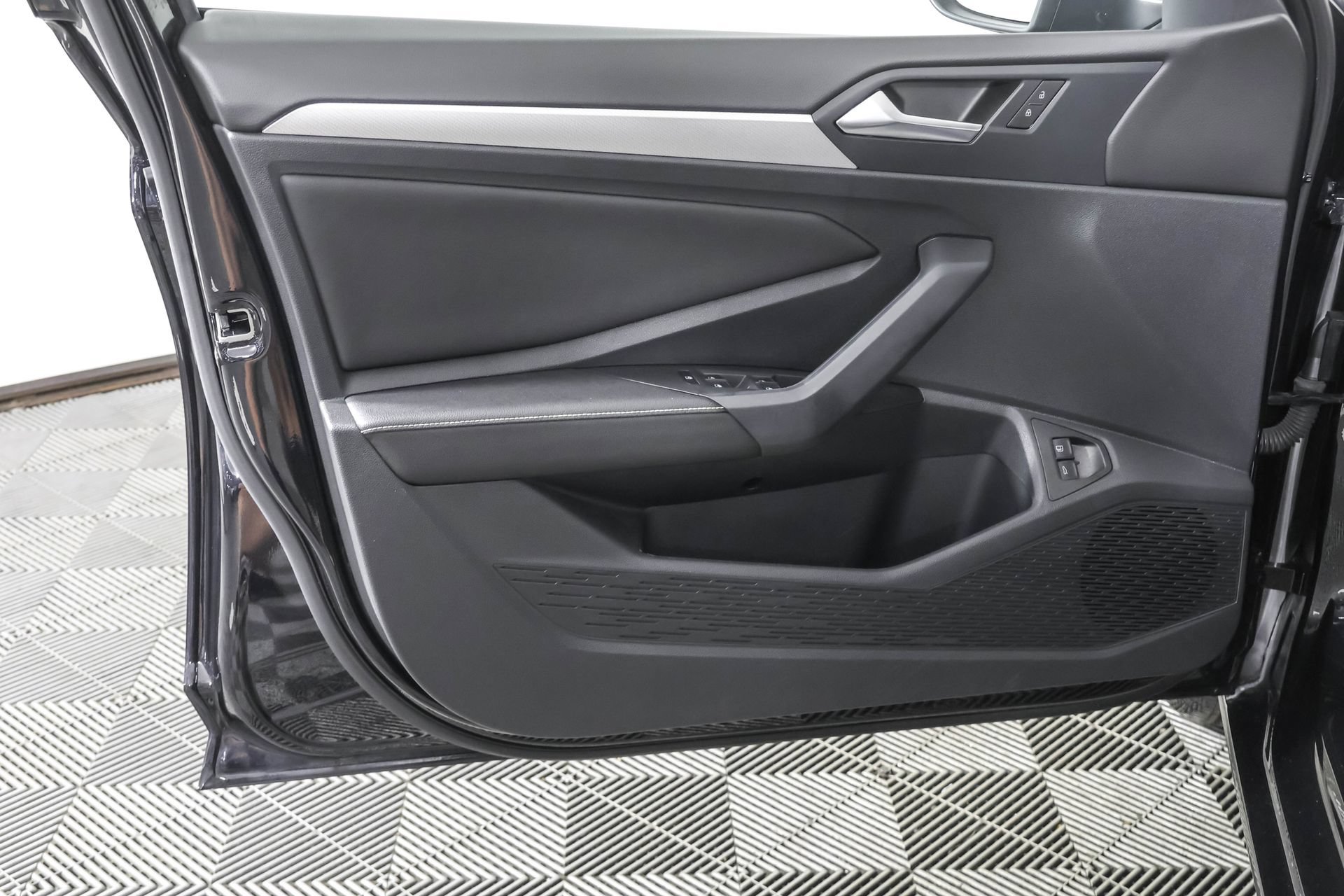 Used 2024 Volkswagen Jetta Sport FWD image 33