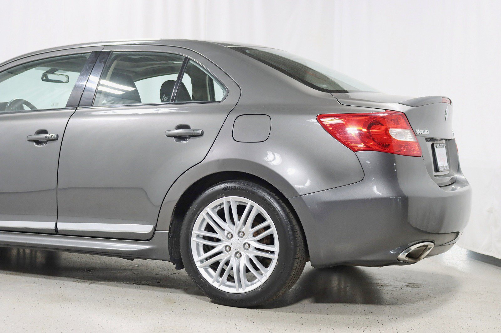 Used 2011 Suzuki Kizashi Sport GTS AWD/4WD image 10