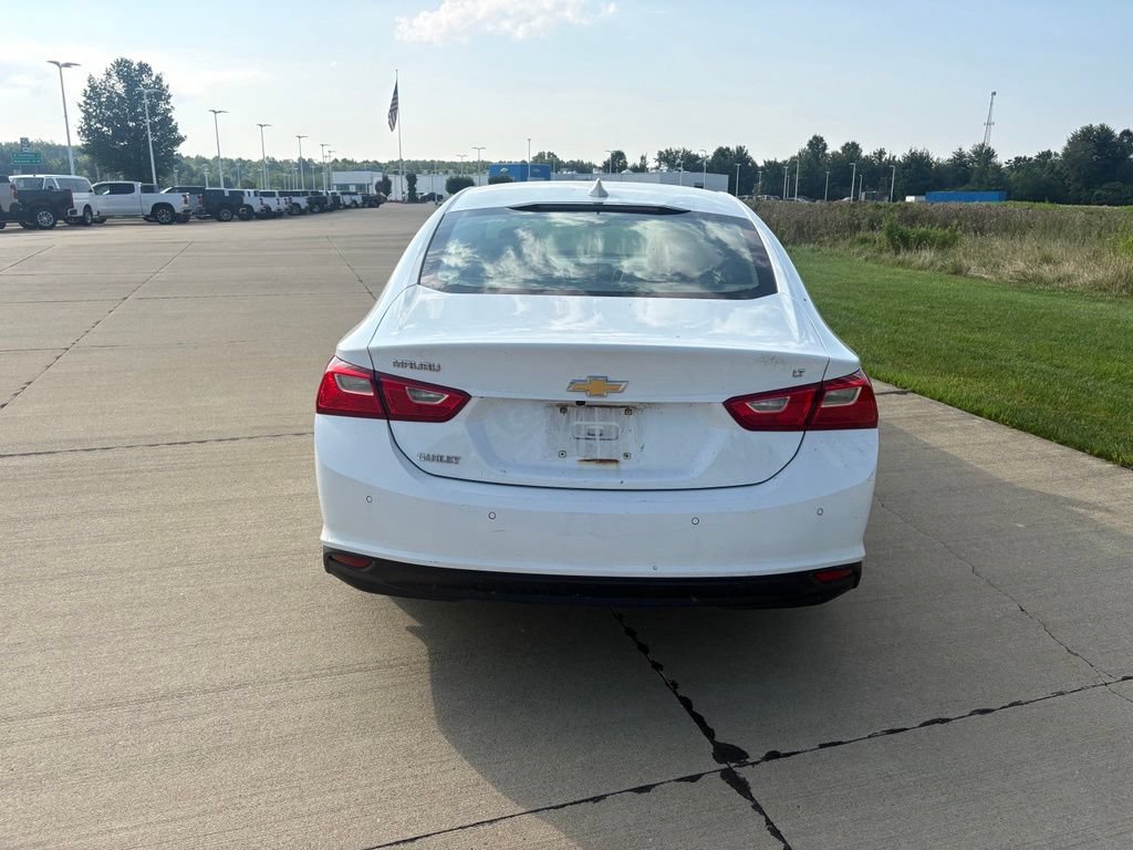 Used 2017 Chevrolet Malibu LT w/ Driver Confidence Package FWD image 5