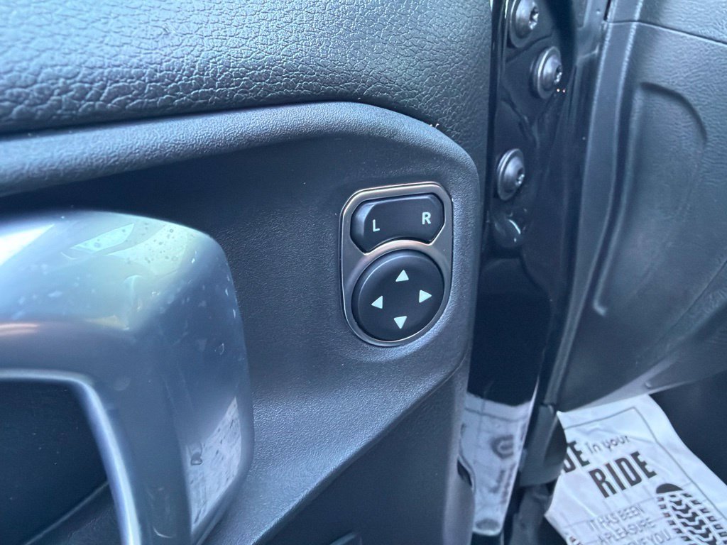Used 2021 Jeep Wrangler Sport AWD/4WD image 12