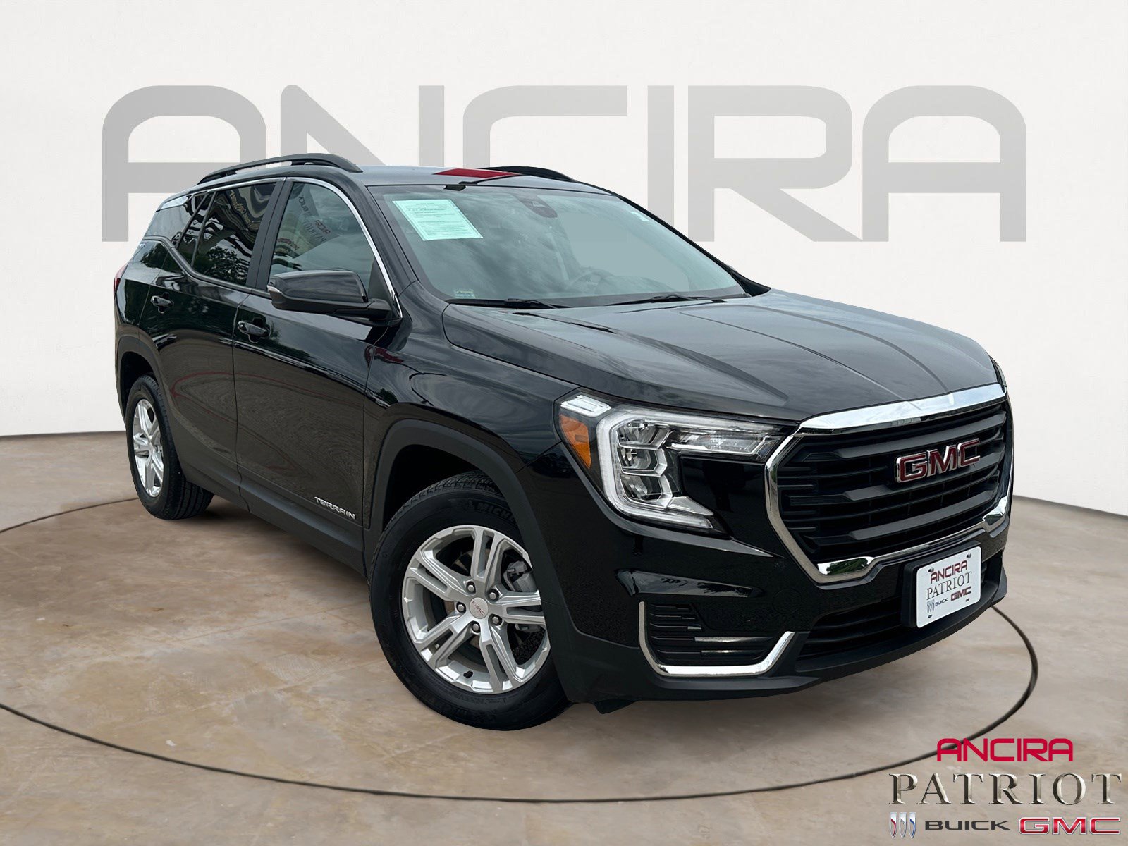 Used 2024 GMC Terrain SLE w/ Driver Convenience Package FWD image 1