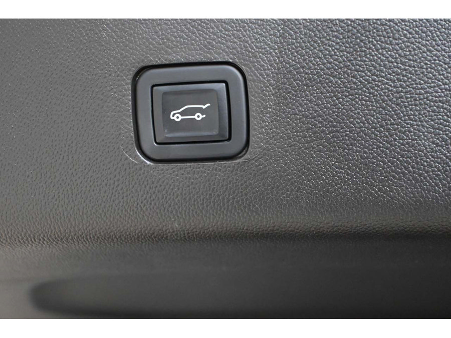 Used 2023 Chevrolet Traverse RS FWD image 26