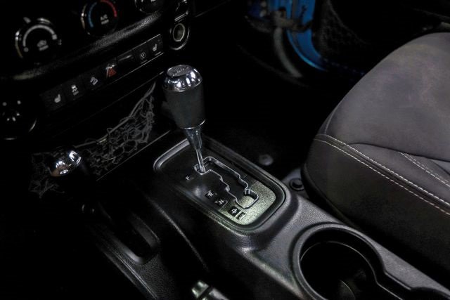 Used 2015 Jeep Wrangler Unlimited Sahara w/ Connectivity Group image 24