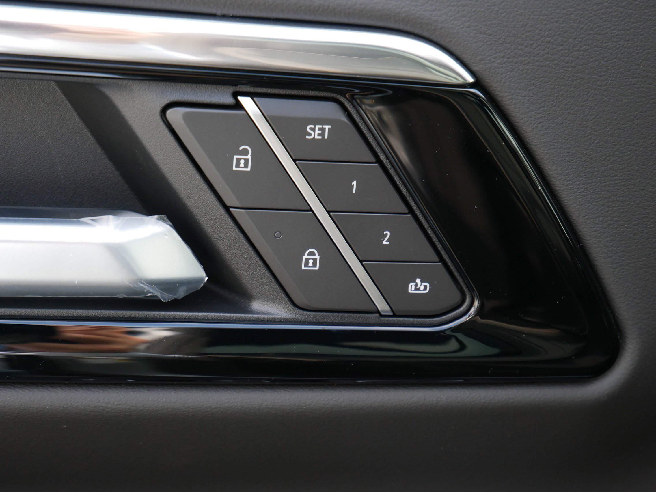 New 2025 Chevrolet Suburban Premier image 18