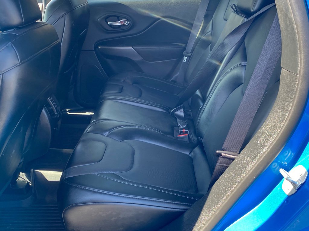 Used 2022 Jeep Cherokee Limited w/ Mopar Interior Package image 6