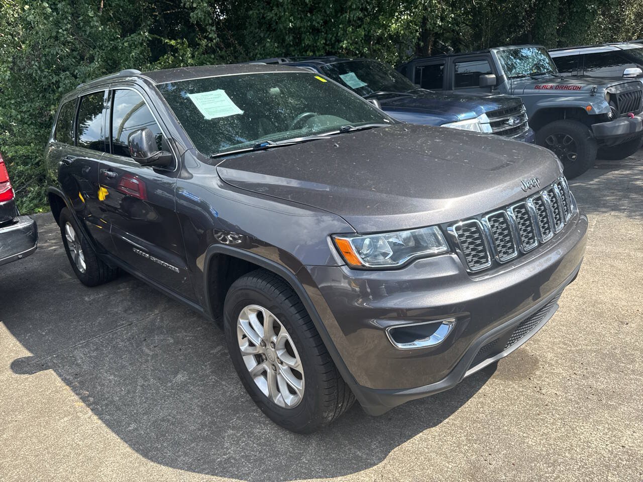 Used 2021 Jeep Grand Cherokee Laredo RWD image 4