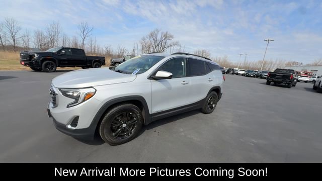 Used 2018 GMC Terrain SLE w/ Driver Convenience Package image 4