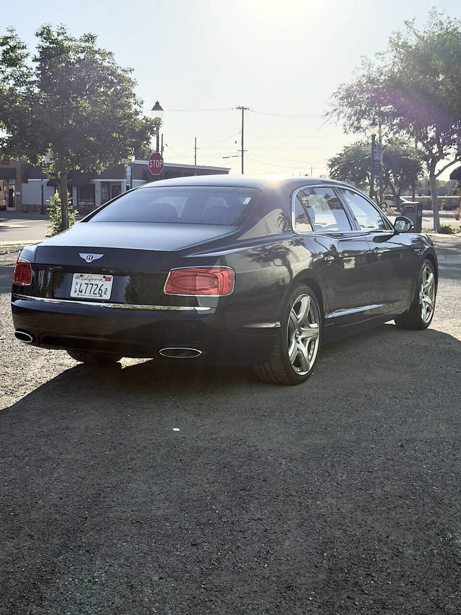 Used 2015 Bentley Flying Spur W12 image 5