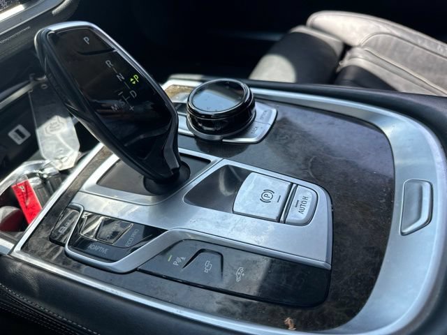 Used 2016 BMW 750i xDrive AWD/4WD image 10