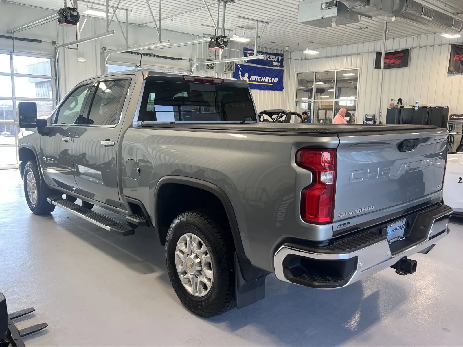 Used 2024 Chevrolet Silverado 2500 LTZ AWD/4WD image 5