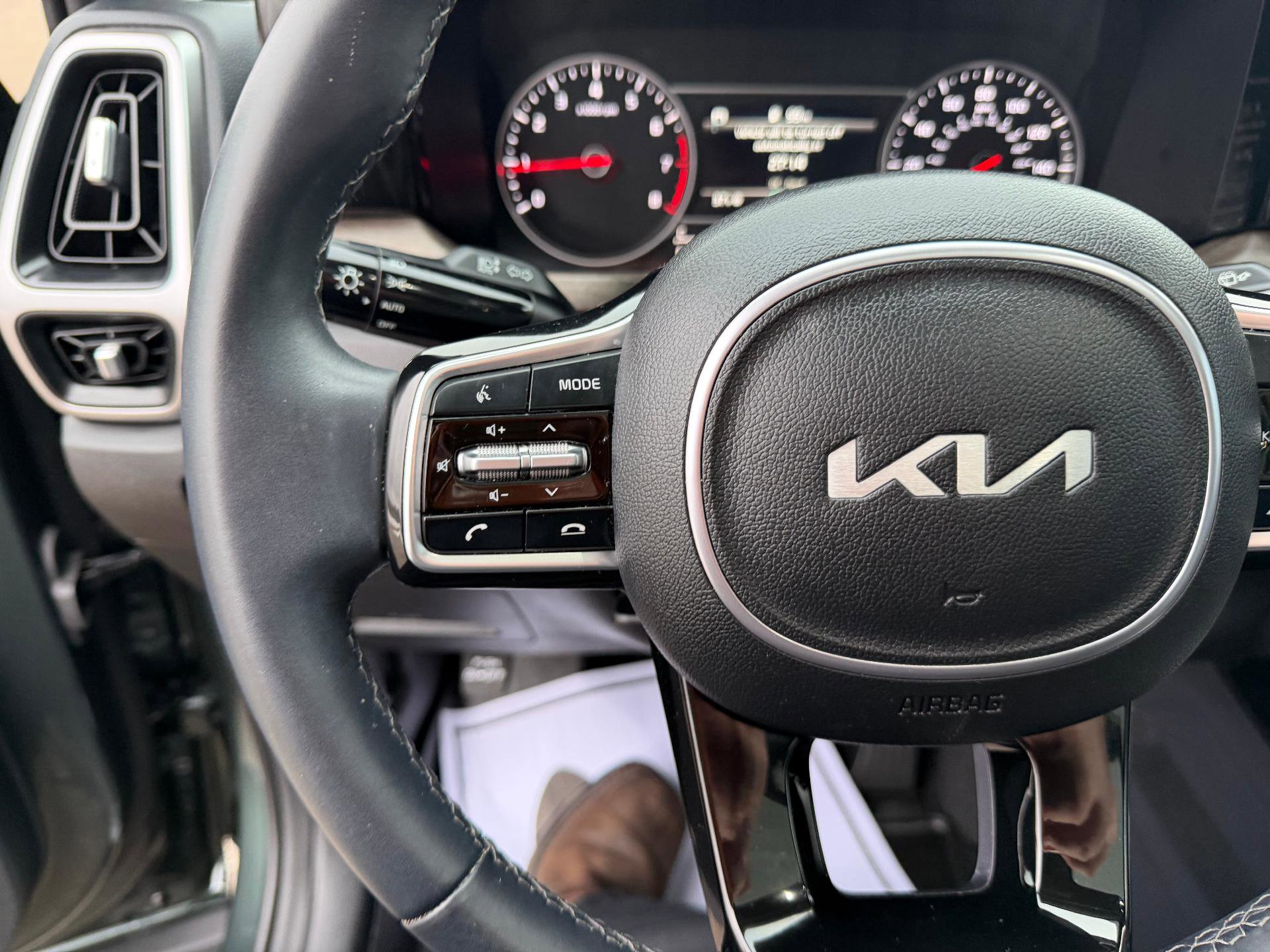 Used 2023 Kia Sorento S w/ Panoramic Sunroof Package image 20