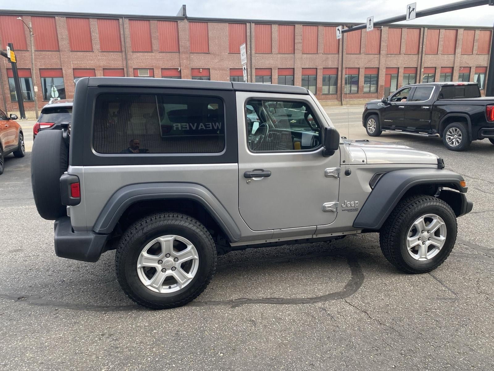Used 2018 Jeep Wrangler Sport AWD/4WD image 9