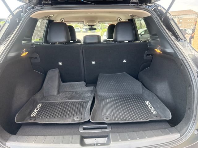 Used 2025 Nissan Kicks SR image 17