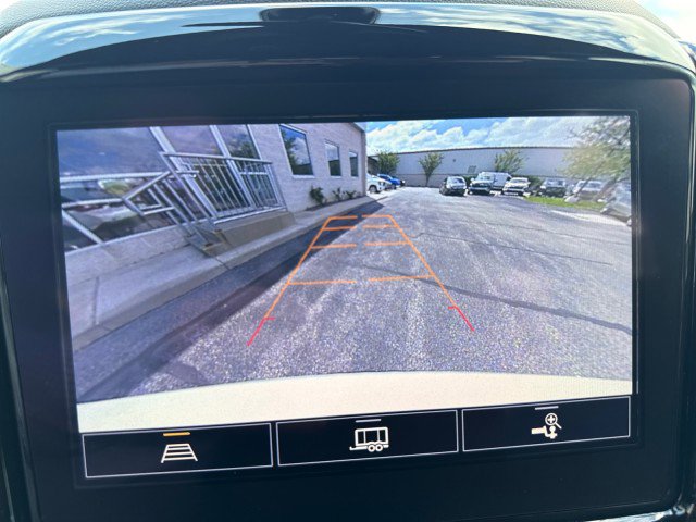 Used 2023 Chevrolet Traverse LT FWD image 21