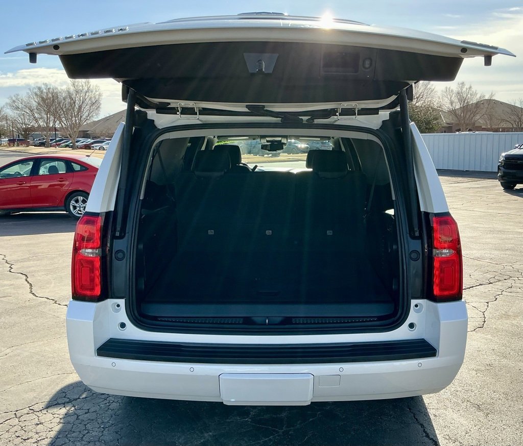 Used 2020 Chevrolet Suburban LT w/ Luxury Package image 18