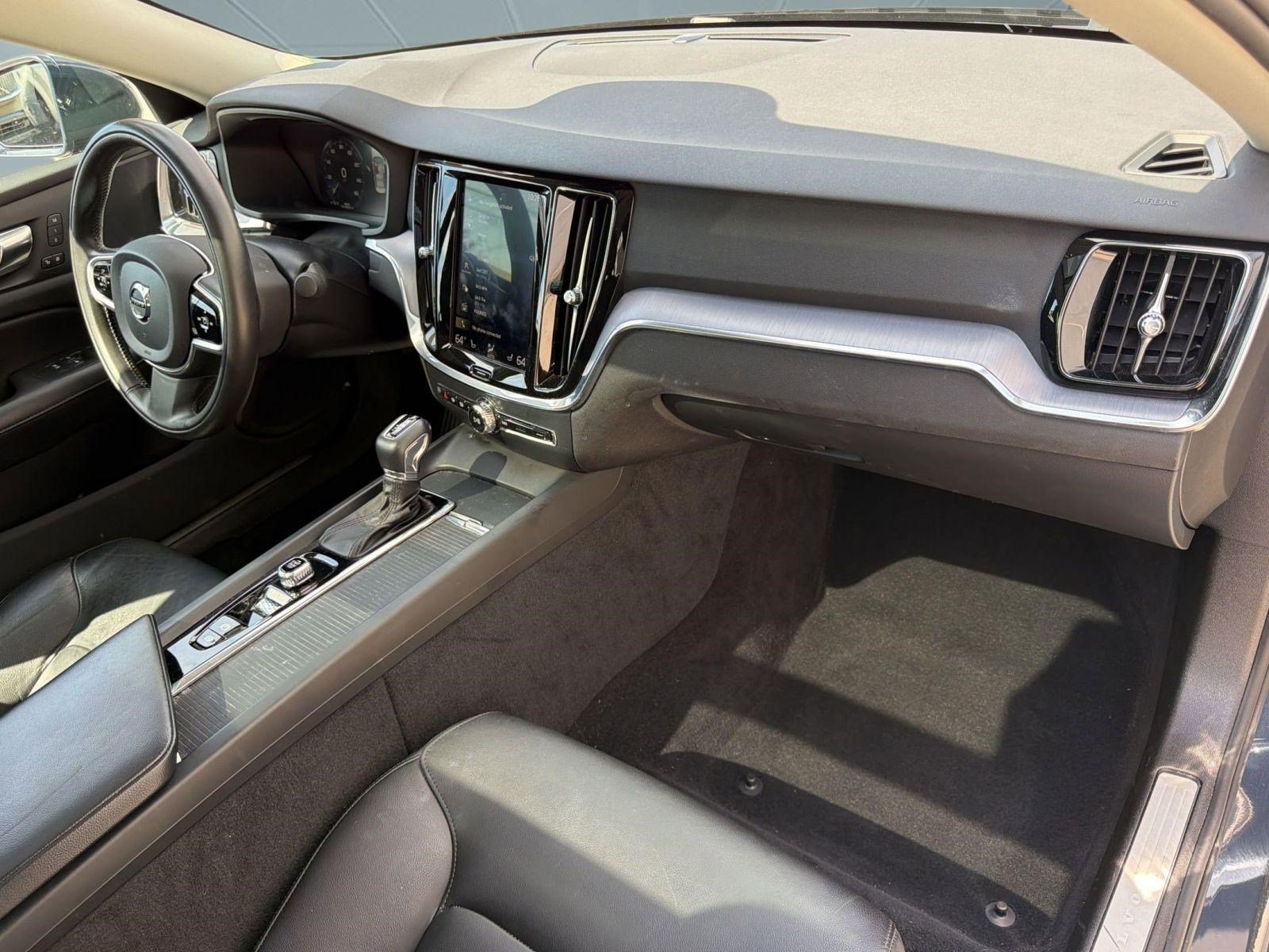 Used 2020 Volvo S60 T5 Momentum FWD image 31