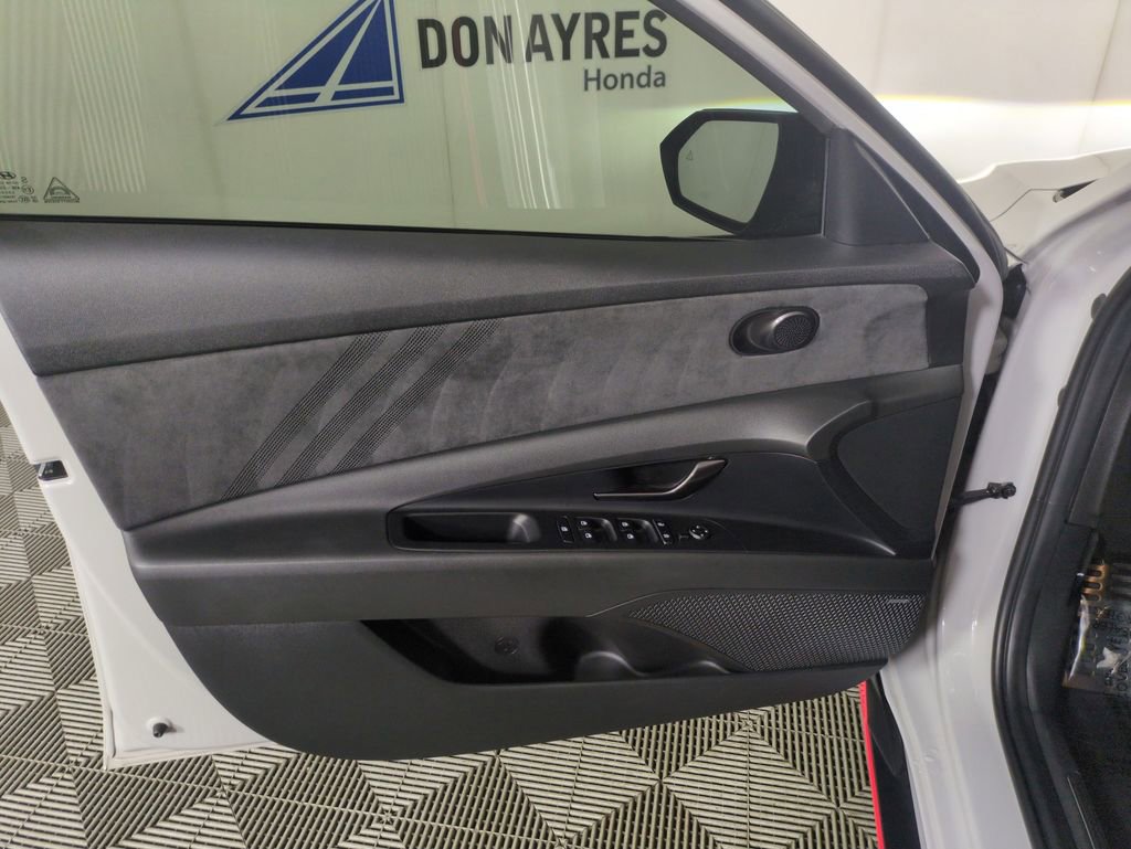 Used 2023 Hyundai Elantra N image 10
