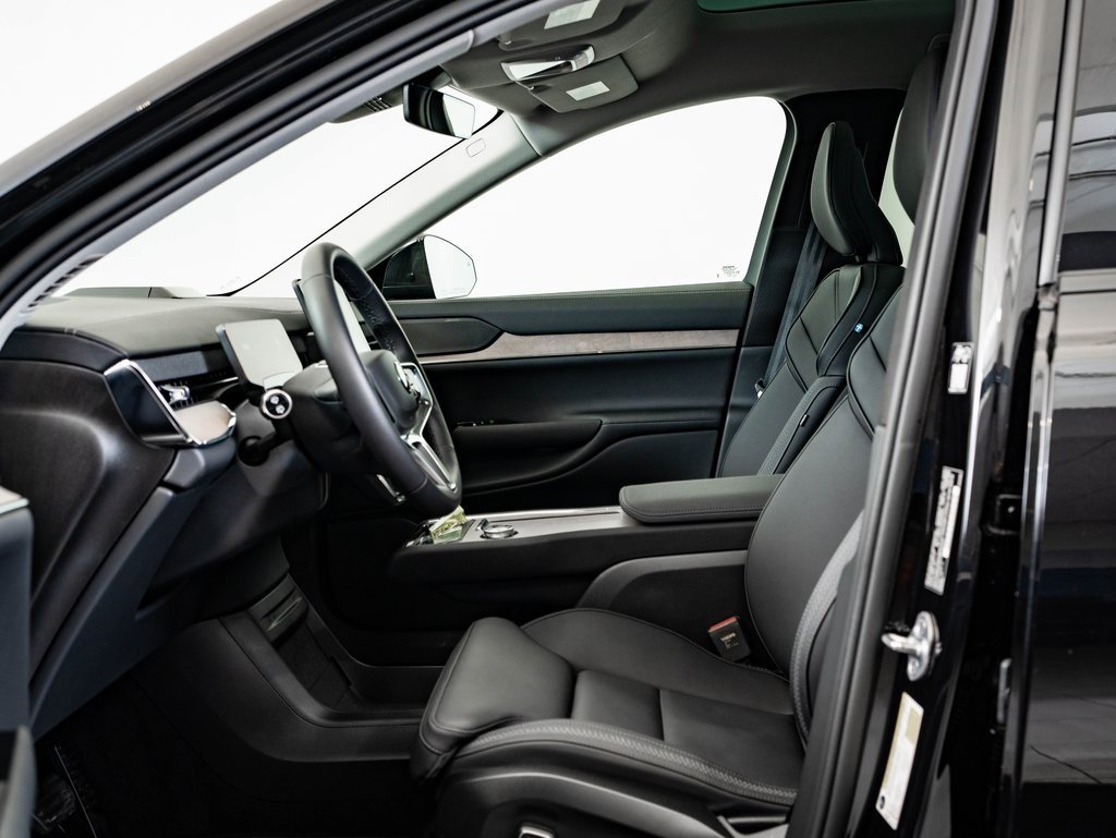 Used 2025 Volvo EX90 Plus image 22