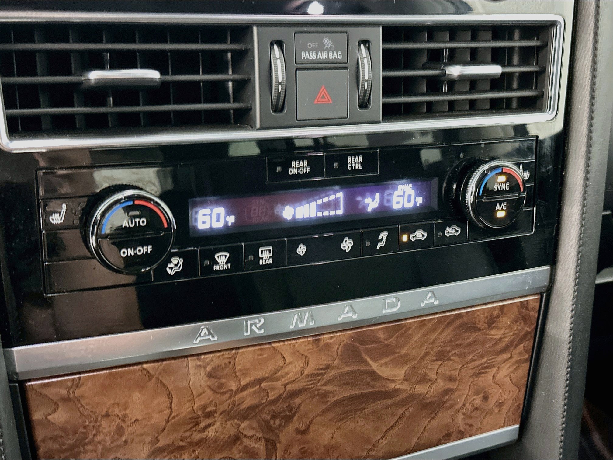 Used 2023 Nissan Armada SL AWD/4WD image 24