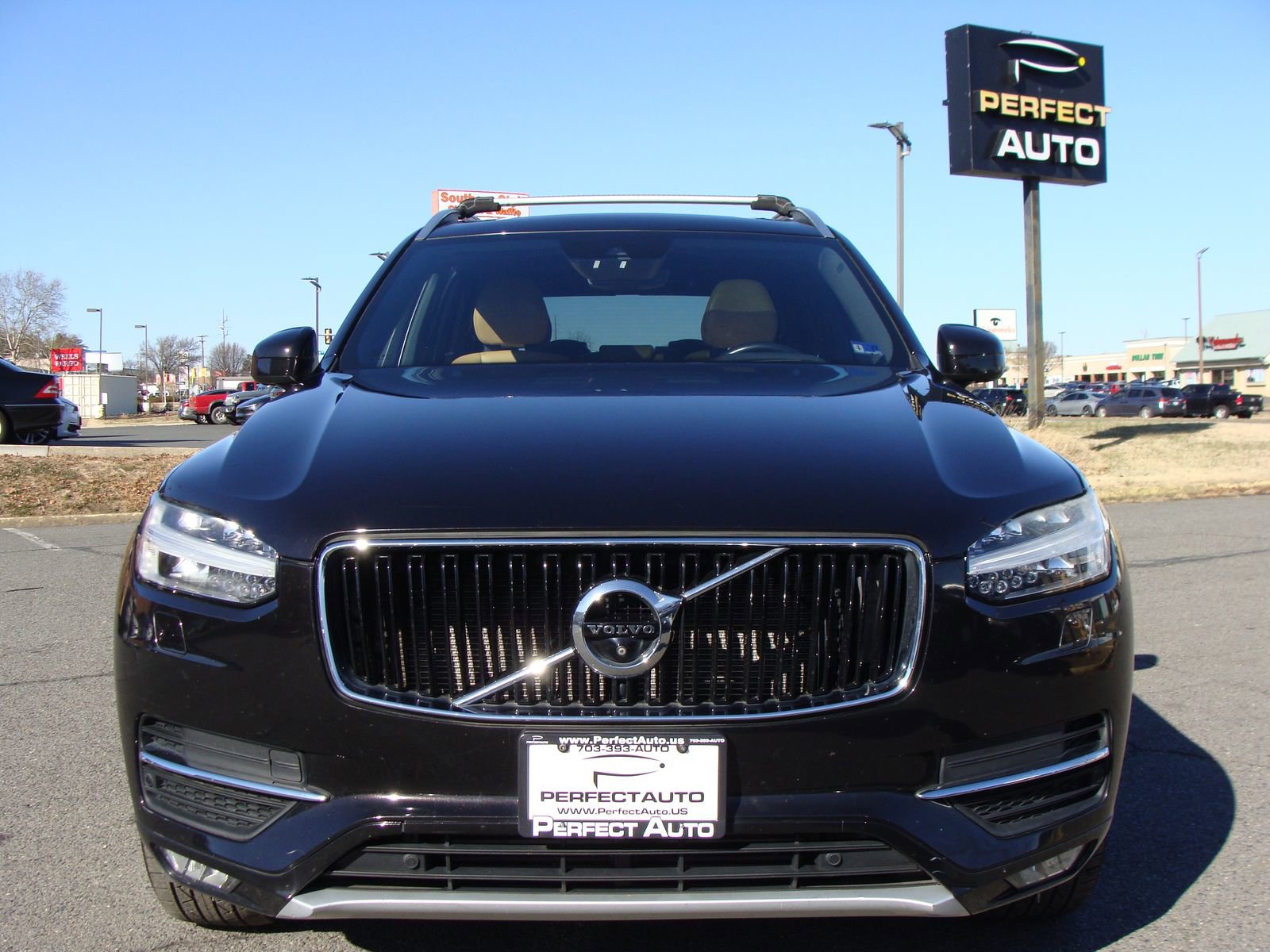 Used 2016 Volvo XC90 T6 Momentum w/ Momentum Plus Package image 2