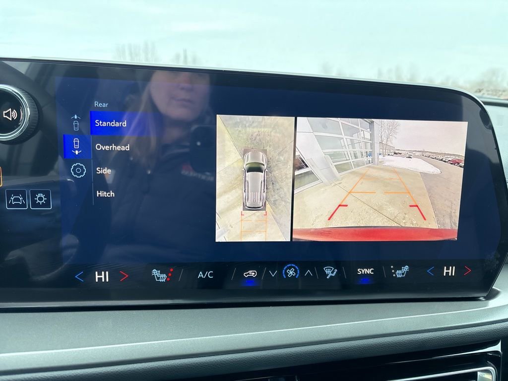 New 2026 Chevrolet Traverse LT w/ Driver Confidence Package image 36