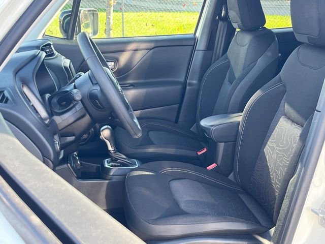 Used 2023 Jeep Renegade Latitude image 24