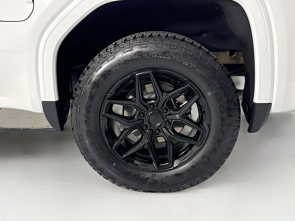 Used 2025 GMC Sierra 1500 Elevation w/ Elevation Premium Package image 31