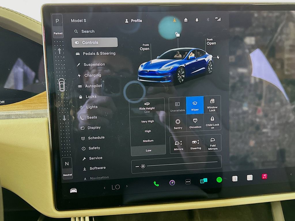 Used 2022 Tesla Model S AWD/4WD image 19