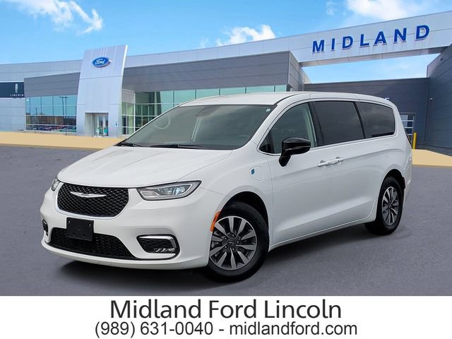 Used 2024 Chrysler Pacifica Limited FWD 360° Tour