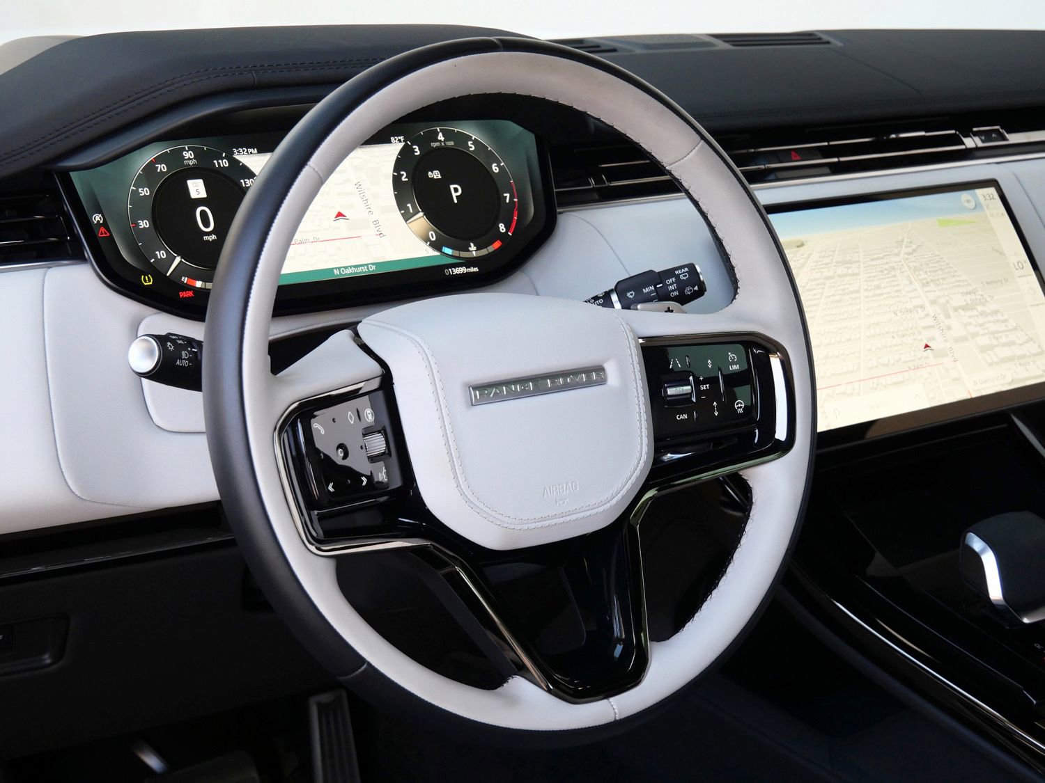 Used 2025 Land Rover Range Rover Sport Dynamic SE image 11