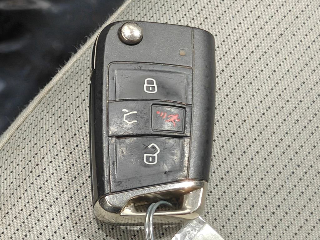 Used 2022 Volkswagen Tiguan S image 13