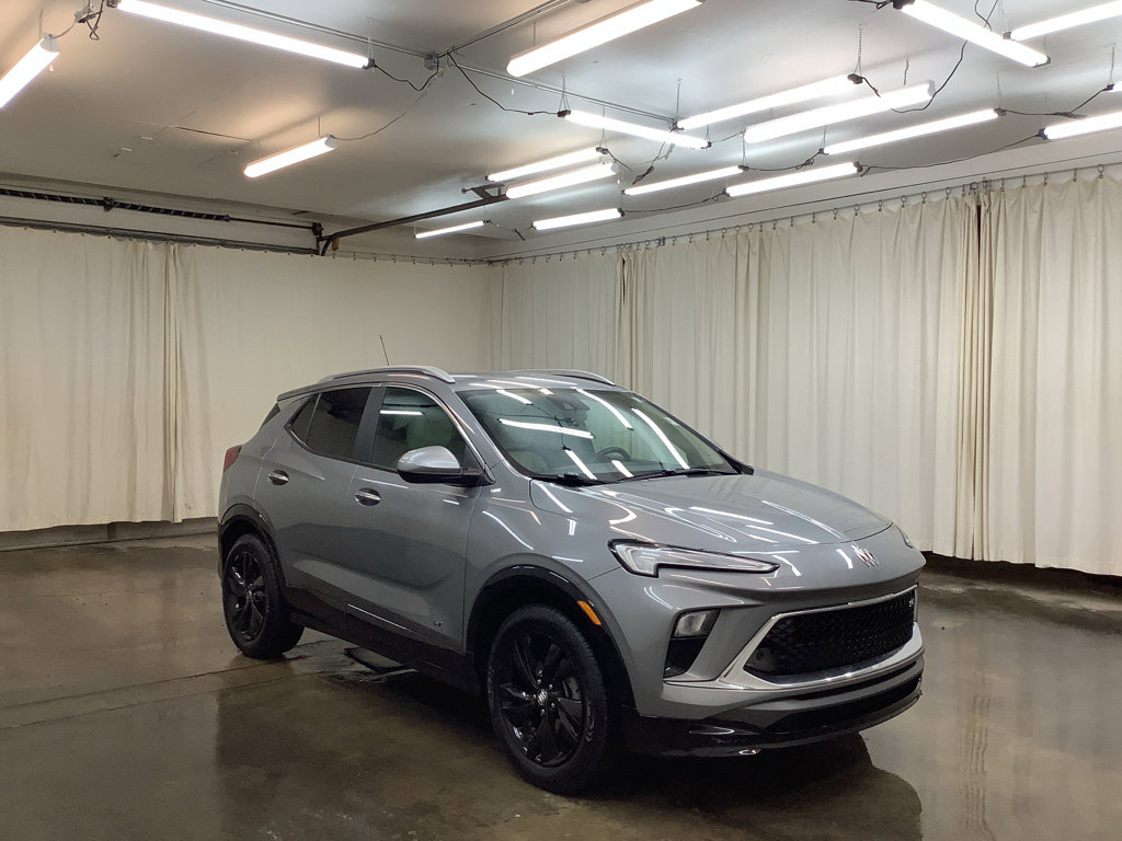 Used 2025 Buick Encore GX Sport Touring FWD image 4