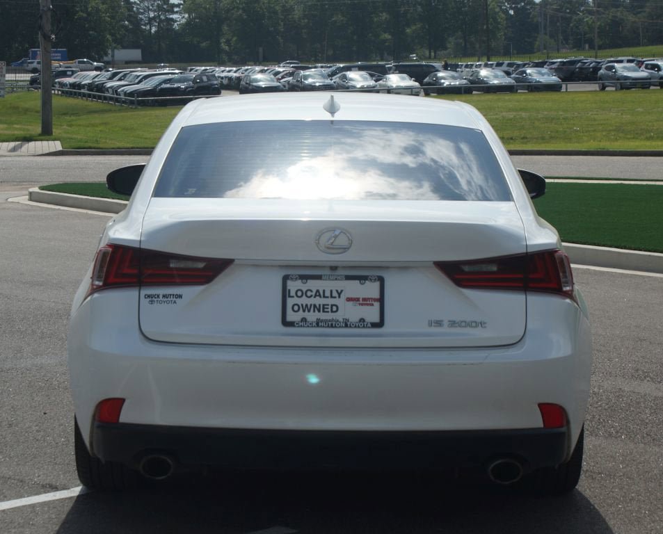 Used 2016 Lexus IS 200t RWD image 3