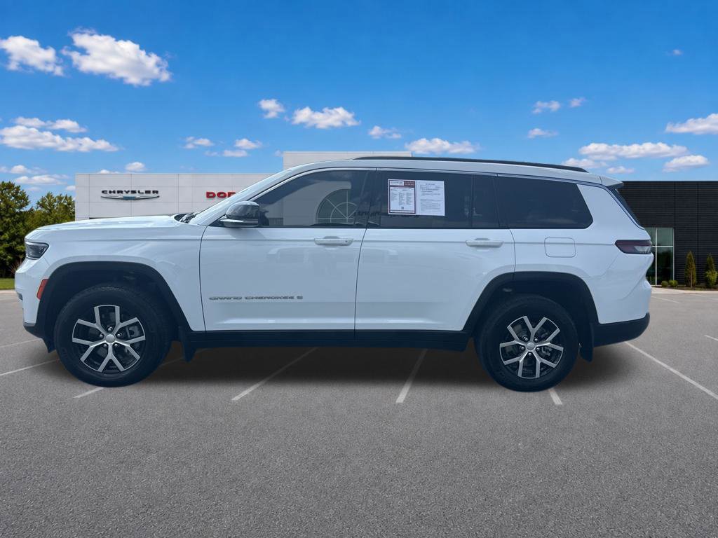 Used 2025 Jeep Grand Cherokee L Limited w/ Trailer Tow Package AWD/4WD image 5