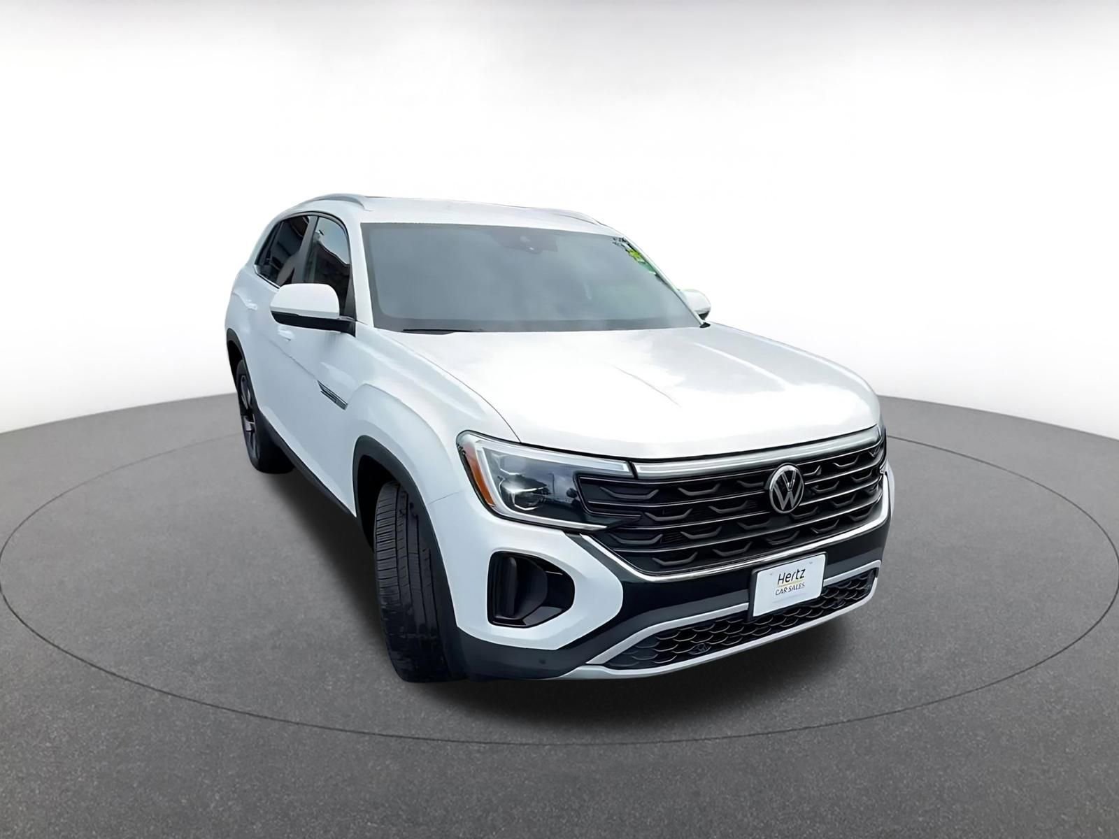 Used 2025 Volkswagen Atlas Cross Sport SE image 3