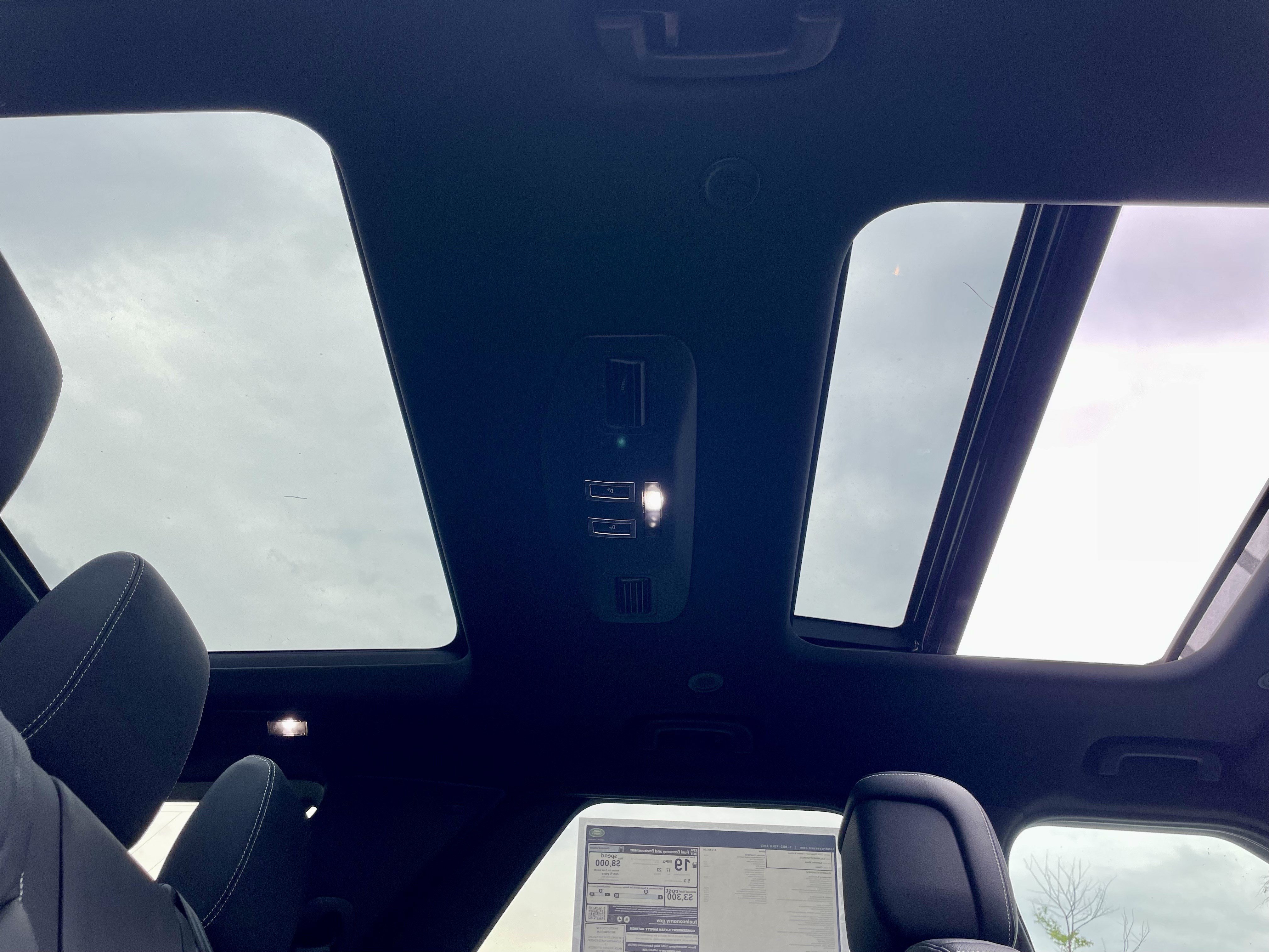 New 2026 Land Rover Discovery Limited Edition AWD/4WD image 17