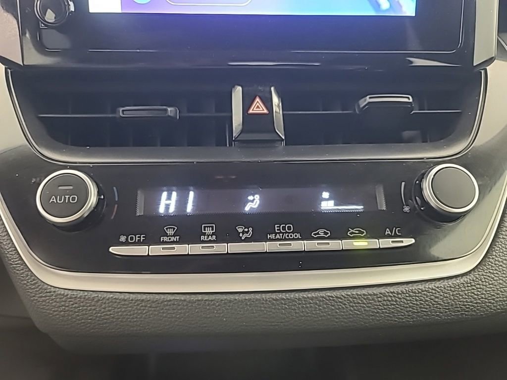 Used 2025 Toyota Corolla LE FWD image 34