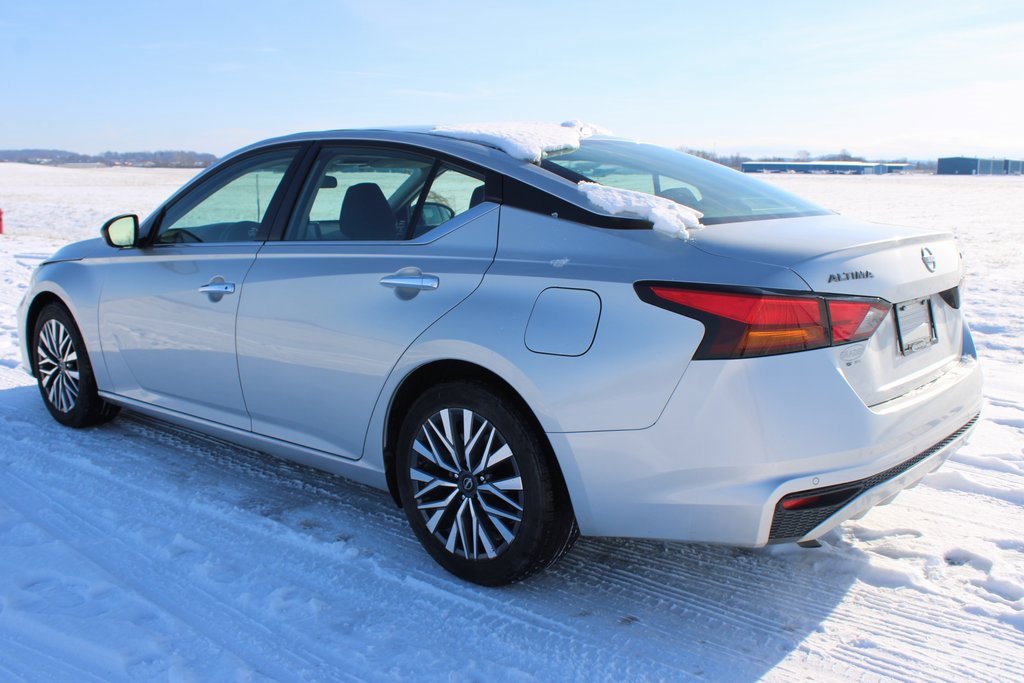 Used 2024 Nissan Altima 2.5 SV image 5