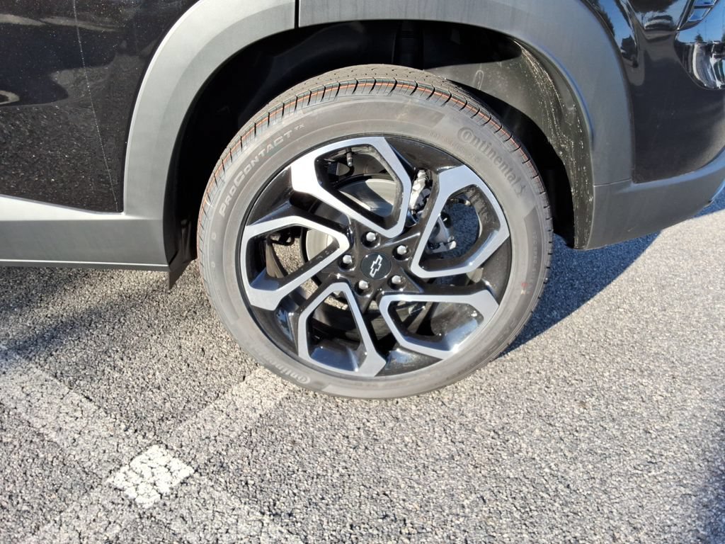 New 2026 Chevrolet Trax RS w/ Sunroof Package FWD image 11