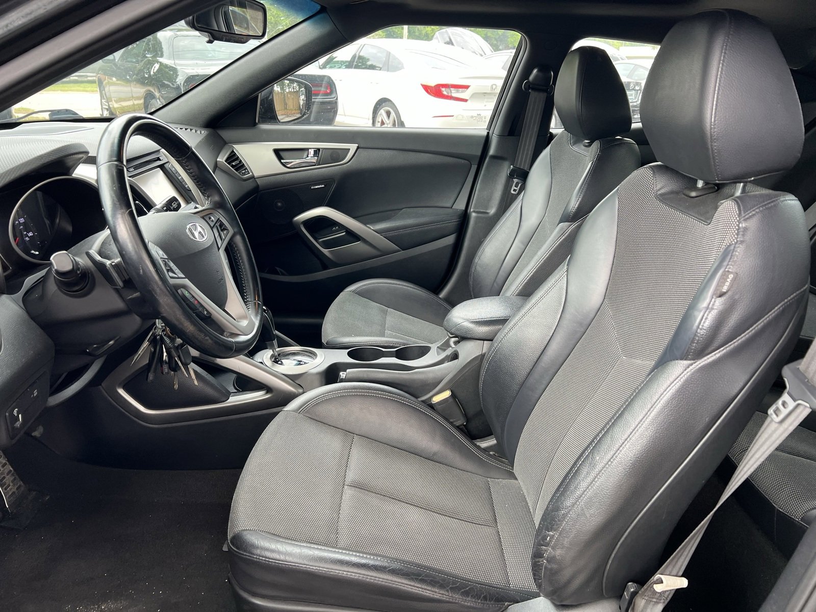 Used 2016 Hyundai Veloster w/ Option Group 02 image 9