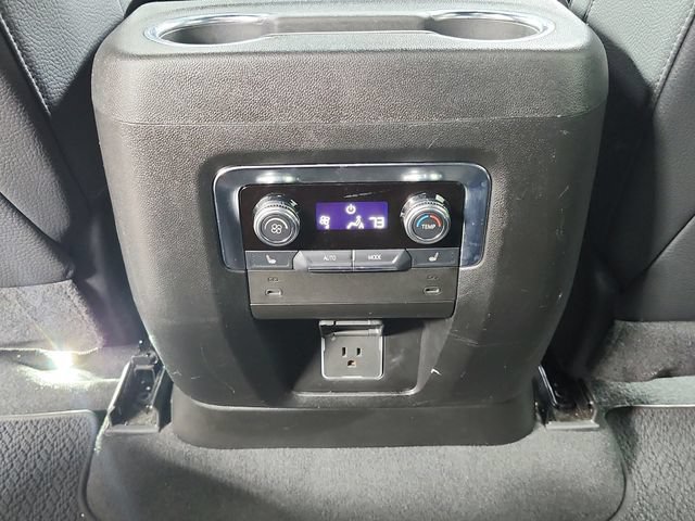 Used 2025 GMC Yukon Denali RWD image 39