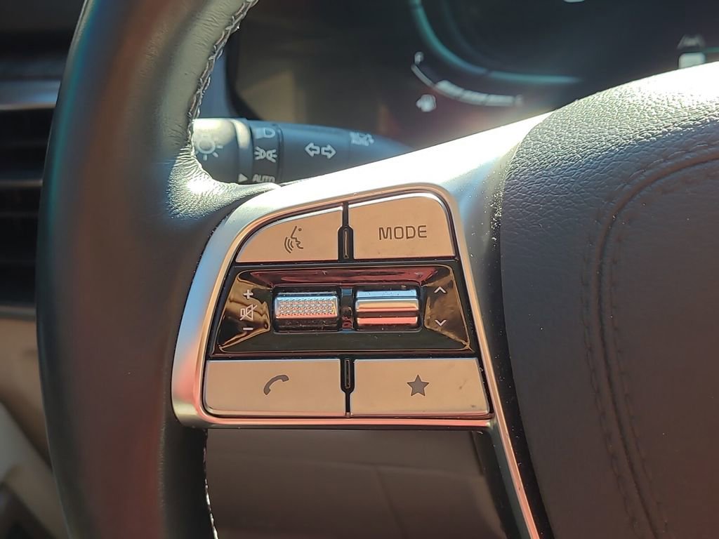 Used 2024 Kia Telluride EX w/ EX Captain's Chair Package image 27